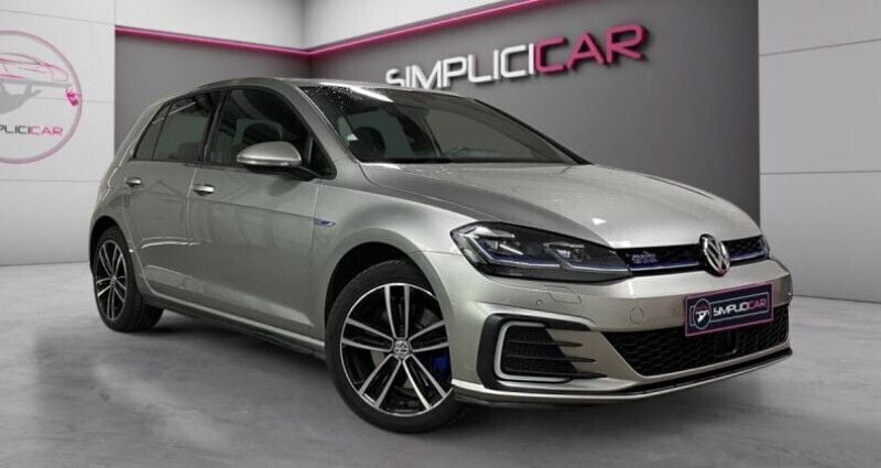 Utilisé 2018 VW Golf VII GTE Berline | 18 490 € (Prix juste) - Image 1/4