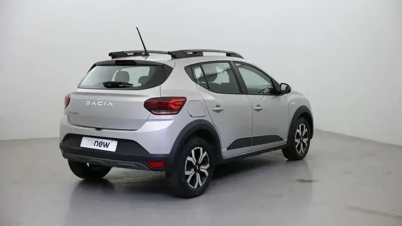 Image 2/4