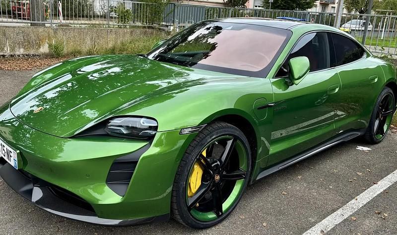 Vert Utilisé 2020 Porsche Taycan Berline | 84 900 € - Image 1/4