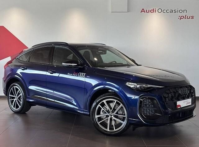 Bleu navarre métallisé Utilisé 2025 Audi Q5 Sportback Design SUV | 88 740 € - Image 1/4