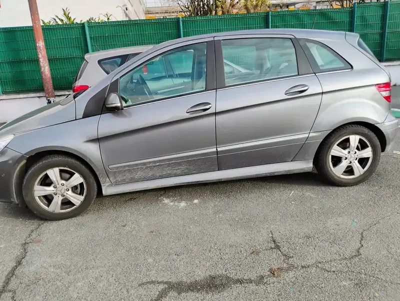 Gris Utilisé 2011 Mercedes B180 Business Monospace | 4 400 € - Image 1/4