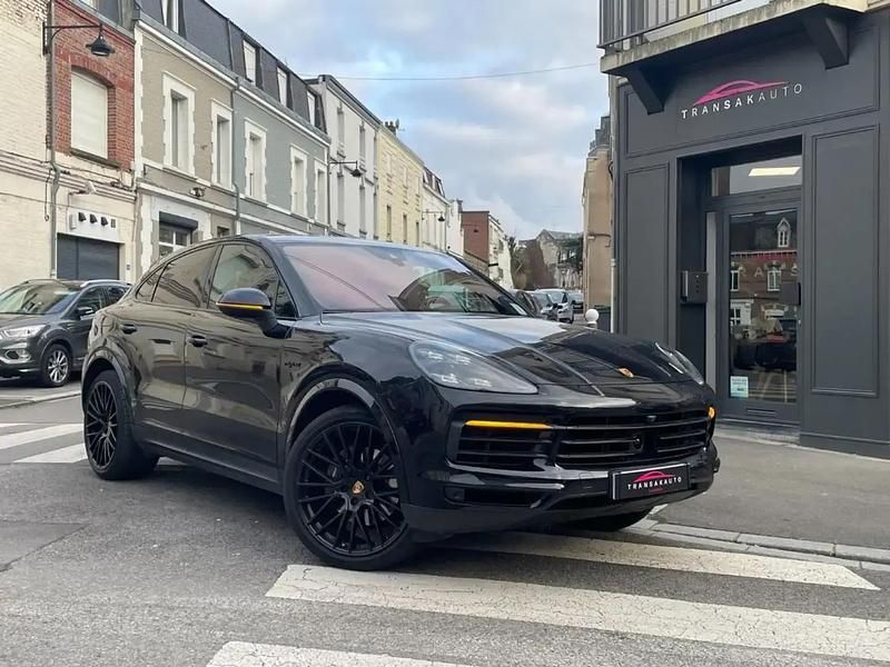 Noir Occasion 2021 Porsche Cayenne Coupe Chrono Coupé | 76 990 € - Image 1/4