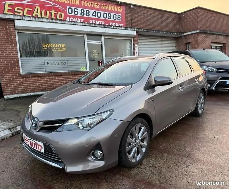 Utilisé 2013 Toyota Auris Hybrid Break | 12 990 € (Prix juste) - Image 1/4