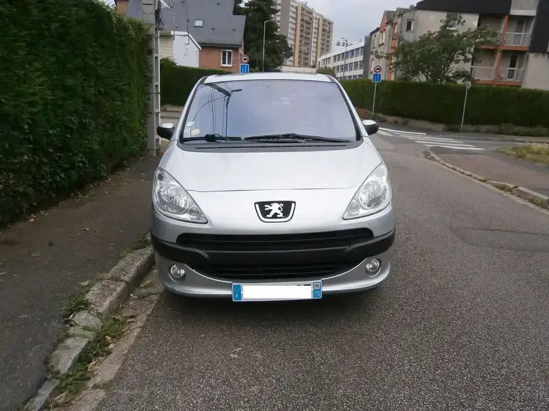 Gris Utilisé 2006 Peugeot 1007 Citadine | 5 800 € - Image 1/4