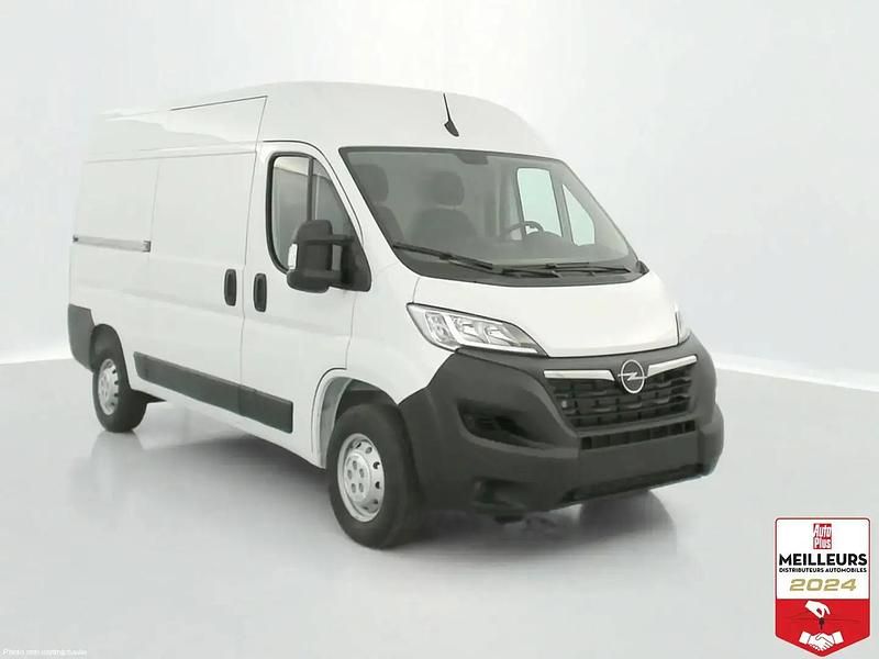 Blanc Utilisé 2023 Opel Movano Essentia Van | 30 840 € (Prix juste) - Image 1/4