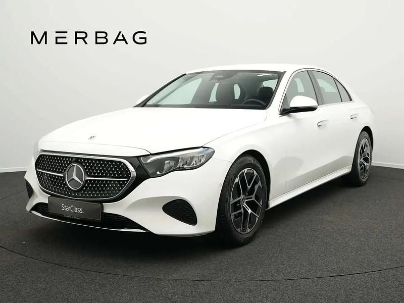 Blanc Occasion 2024 Mercedes E200 Avantgarde Berline | 48 990 € (Prix juste) - Image 1/4