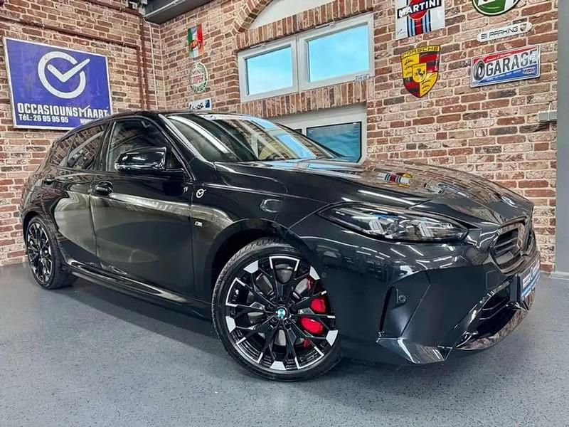 Noir Occasion 2025 BMW M135 M Sport Citadine | 50 970 € (Prix juste) - Image 1/4