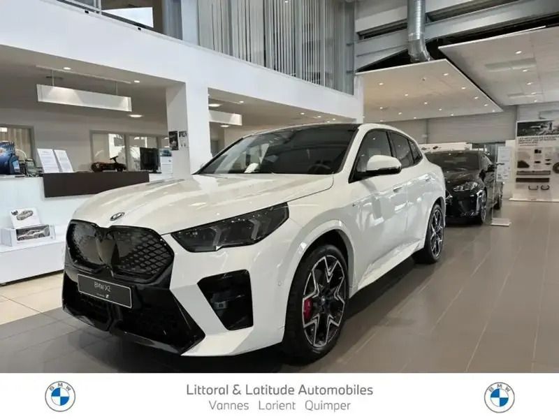 Blanc Nouvelle 2025 BMW iX2 M Sport SUV | 54 856 € (Prix cher) - Image 1/4