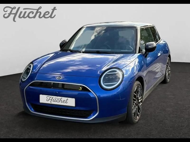 Bleu Utilisé 2024 Mini Cooper SE Favoured Citadine | 37 940 € - Image 1/4