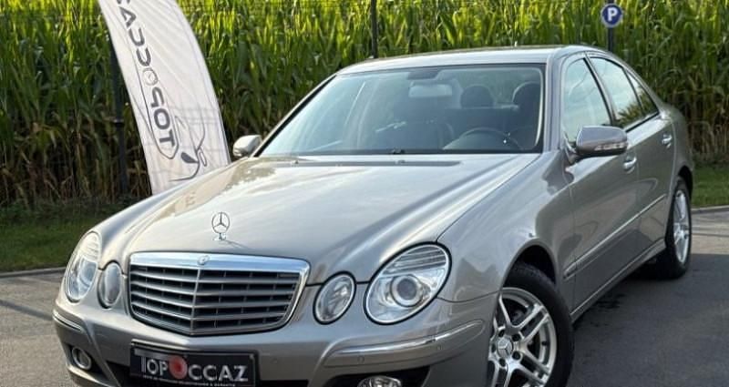 Gris Occasion 2011 Mercedes E200 Avantgarde Berline | 12 490 € - Image 1/4