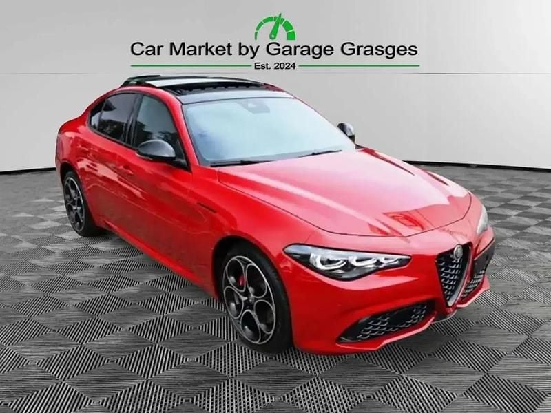 Rouge Utilisé 2023 Alfa Romeo Giulia Competizione Coupé | 41 990 € (Prix juste) - Image 1/4