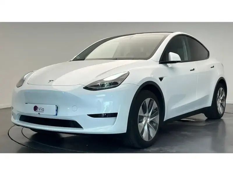 Blanc Utilisé 2023 Tesla Model Y Standard Range SUV | 33 990 € (Prix juste) - Image 1/4