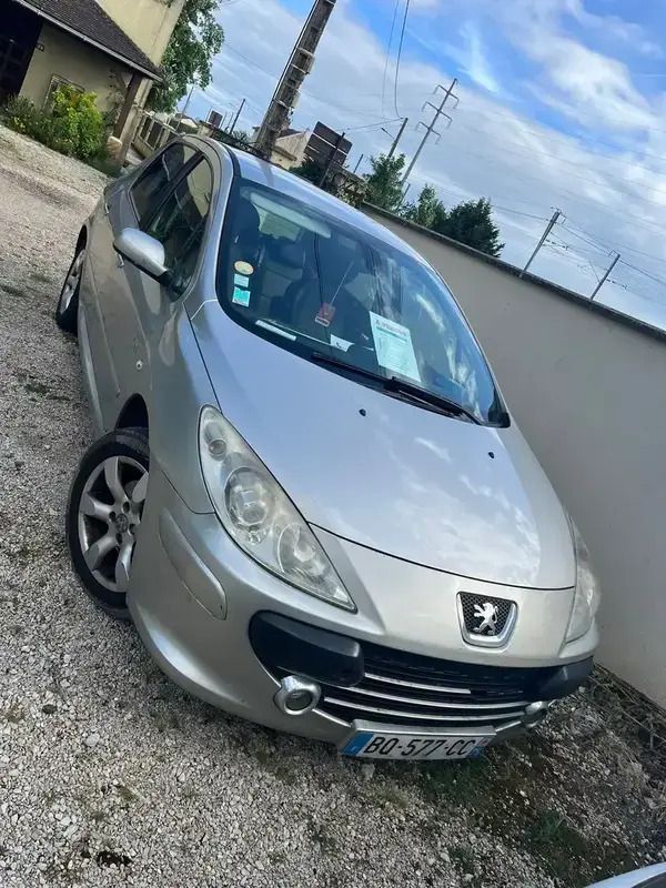 Beige Utilisé 2007 Peugeot 307 Berline | 1 990 € (Bon prix) - Image 1/4