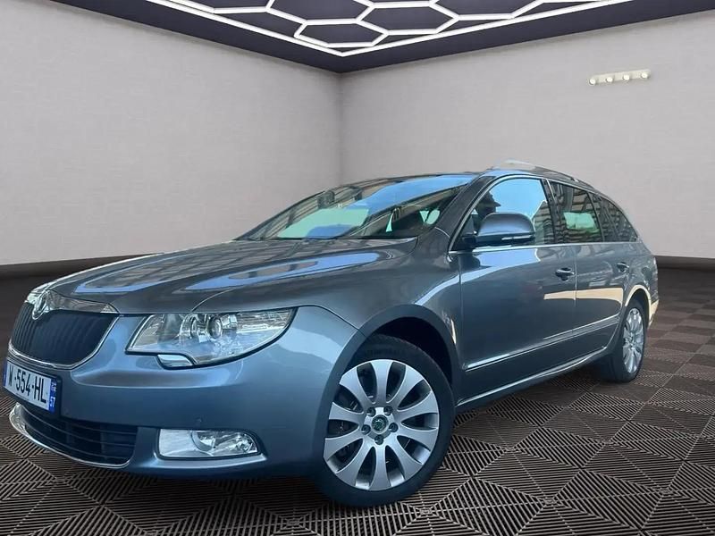 Gris Utilisé 2012 Skoda Superb Elegance Break | 12 999 € - Image 1/4