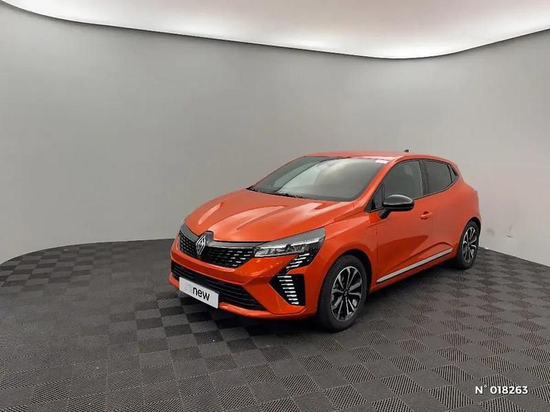 Orange Utilisé 2024 Renault Clio V Techno Citadine | 21 490 € (Prix assez cher) - Image 1/4
