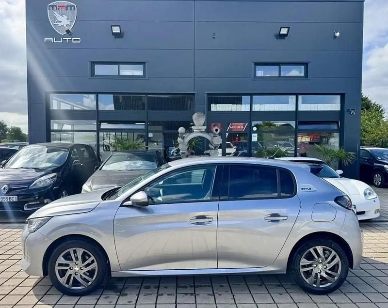 Gris Utilisé 2021 Peugeot 208 Allure Citadine | 14 490 € (Bon prix) - Image 1/4