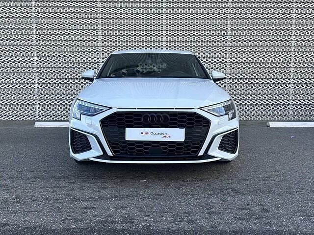 Occasion Audi A3 Sportback e-tron S-Line 150 ch (110 kW) 2024 Blanc glacier métallisé Citadine