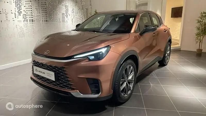 Brun Utilisé 2025 Lexus LBX SUV | 37 990 € (Prix assez cher) - Image 1/4