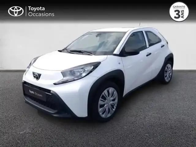 Blanc Utilisé 2023 Toyota Aygo X Business Edition SUV | 14 960 € - Image 1/4