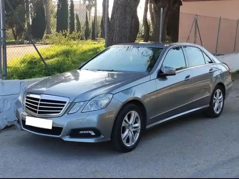 Utilisé 2010 Mercedes E350 Avantgarde Berline | 9 900 € - Image 1/4