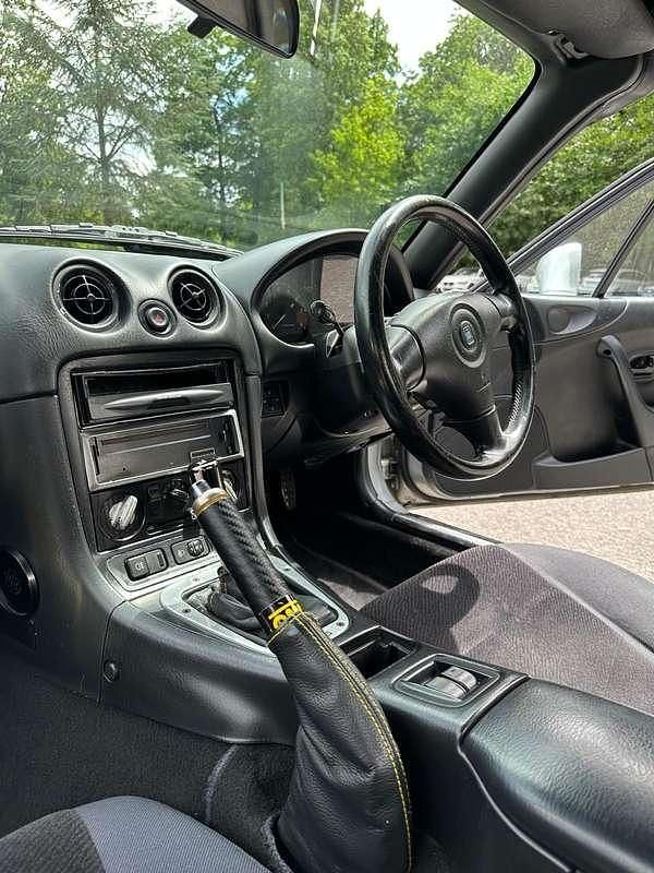 Occasion Mazda MX5 140 ch (102 kW) 1999 Argent Cabriolet