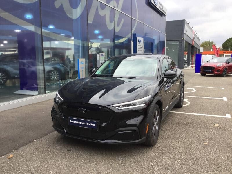 Noir Utilisé 2022 Ford Mustang Mach-E Extended Range SUV | 37 890 € (Prix juste) - Image 1/4