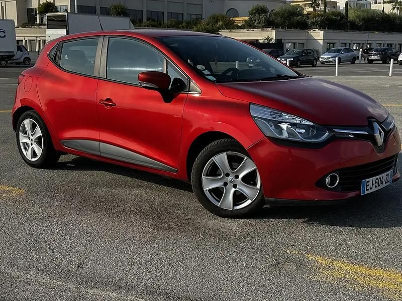 Occasion 2015 Renault Clio IV Zen Berline | 5 790 € (Bon prix) - Image 1/4