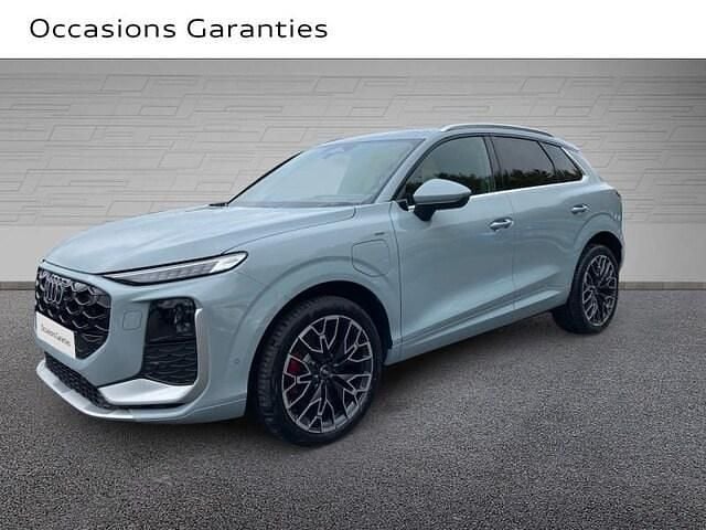 Gris flèche nacré Nouvelle 2026 Audi Q3 Design SUV | 69 986 € - Image 1/4