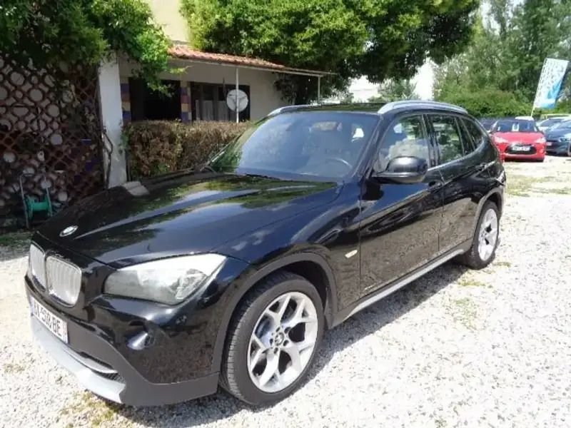 Noir Utilisé 2011 BMW X1 Executive SUV | 13 900 € (Prix assez cher) - Image 1/4