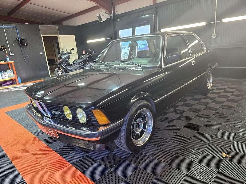 Occasion BMW 320 122 ch (89 kW) 1980 Noir Berline