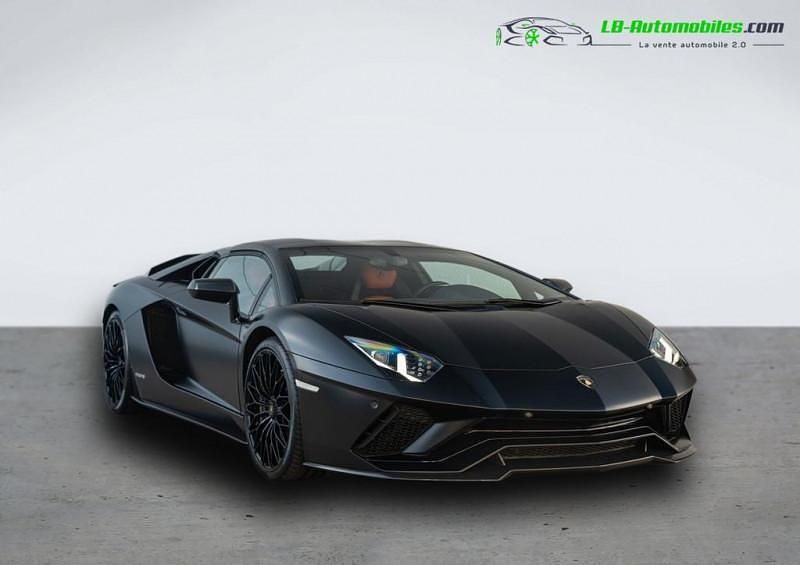 Utilisé 2019 Lamborghini Aventador Coupé | 469 400 € - Image 1/4