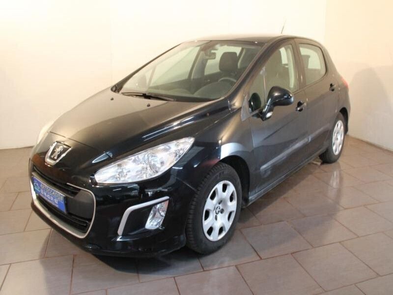 Noir Utilisé 2012 Peugeot 308 Berline | 7 990 € (Prix cher) - Image 1/4