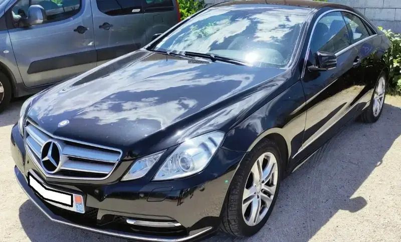 Noir Utilisé 2014 Mercedes E350 Executive Coupé | 18 990 € - Image 1/4