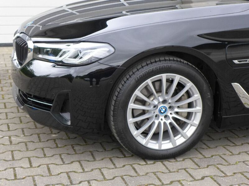 Utilisé 2022 BMW 530e Sport Line Berline | 42 100 € (Prix juste) - Image 1/4