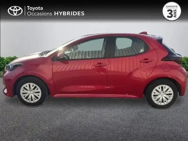 Occasion Toyota Yaris Hybrid 116 ch (85 kW) 2024 Rouge intense (n) Berline