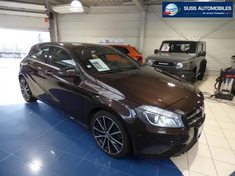 Brun Utilisé 2015 Mercedes 180 Style Berline | 16 490 € (Prix juste) - Image 1/4