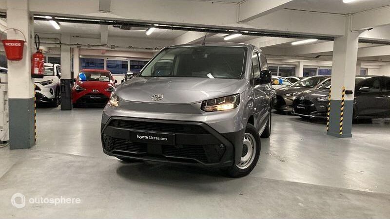 Gris acier métal Utilisé 2024 Toyota Proace City Van | 35 490 € - Image 1/4