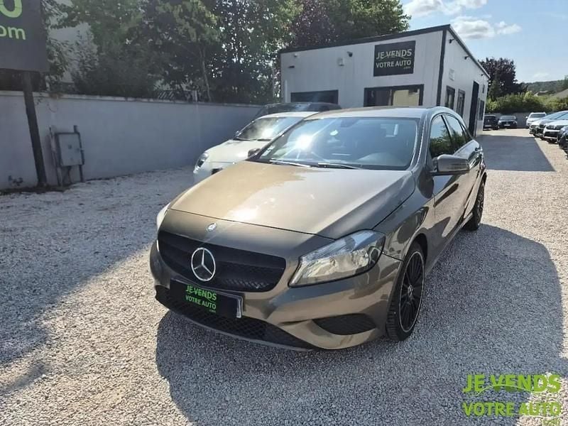Gris Utilisé 2013 Mercedes A180 Business | 8 490 € (Prix assez cher) - Image 1/4