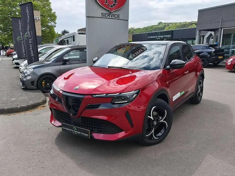 Rouge Utilisé 2024 Alfa Romeo GT Junior Edizione Speciale Berline | 29 900 € - Image 1/4