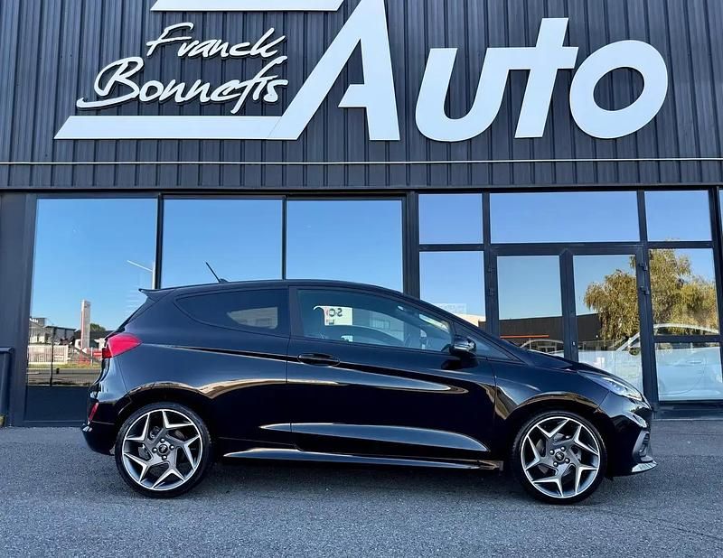 Noir Utilisé 2019 Ford Fiesta ST200 Citadine | 18 990 € (Prix assez cher) - Image 1/4