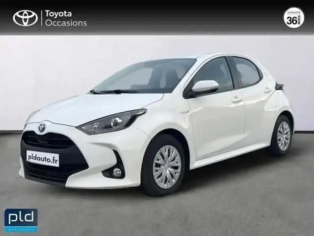 Blanc pur Occasion 2020 Toyota Yaris Hybrid Business Edition Berline | 17 490 € (Prix juste) - Image 1/4