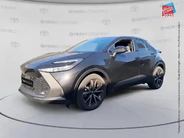 Blanc Utilisé 2025 Toyota C-HR Design SUV | 36 999 € - Image 1/4