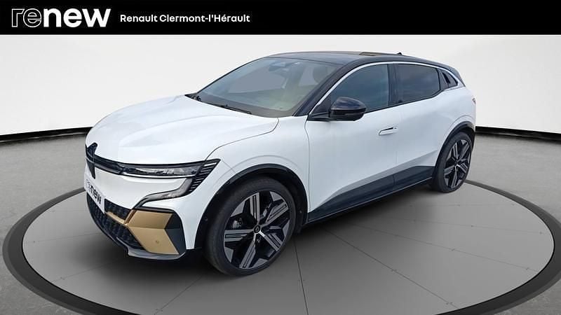 Blanc Occasion 2023 Renault Megane E-Tech Iconic Berline | 22 599 € (Bon prix) - Image 1/4