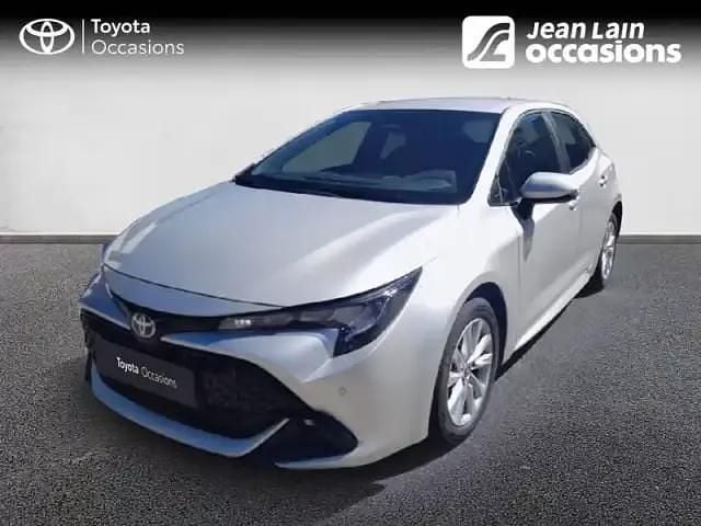 Gris Occasion 2024 Toyota Corolla Business Edition Berline | 24 990 € (Prix juste) - Image 1/4
