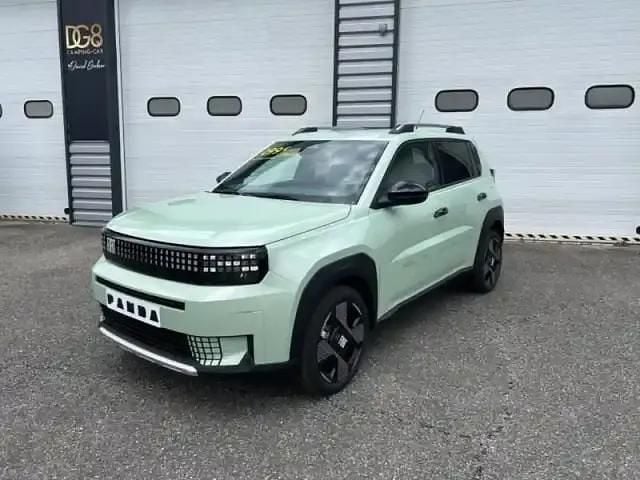 Vert azure métallisé Nouvelle 2025 Fiat Grande Panda La Prima Citadine | 22 990 € (Prix juste) - Image 1/4