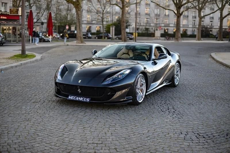 Gris Utilisé 2018 Ferrari 812 Coupé | 329 900 € (Prix juste) - Image 1/4