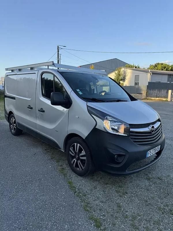 Gris Utilisé 2017 Opel Vivaro S Van | 9 900 € - Image 1/4