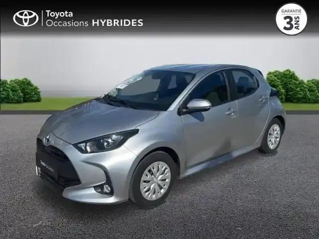 Gris Utilisé 2022 Toyota Yaris Hybrid Business Edition Berline | 17 970 € (Bon prix) - Image 1/4