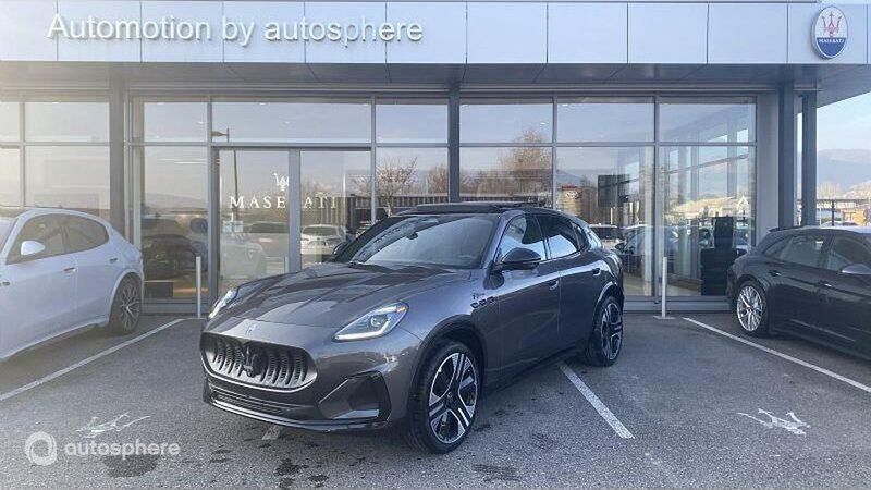 Gris Nouvelle 2025 Maserati Grecale Folgore SUV | 122 186 € - Image 1/4