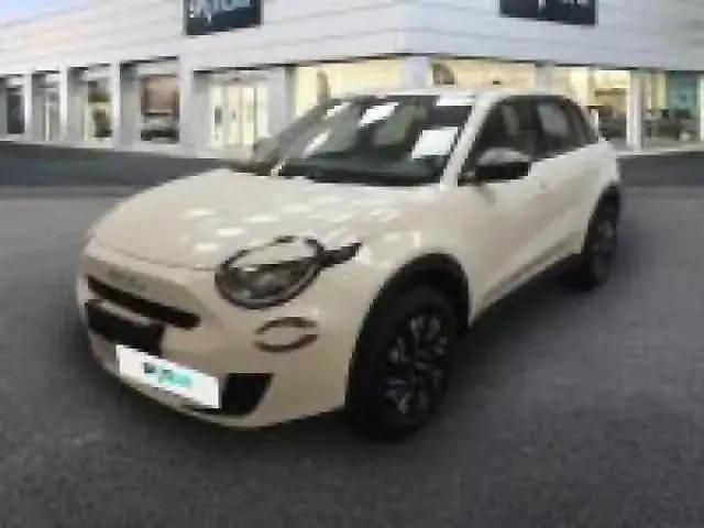 Ice white Nouvelle 2025 Fiat 600 SUV | 25 990 € (Prix juste) - Image 1/4